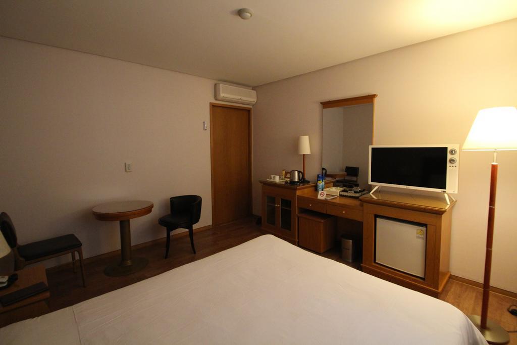 Daedong Hotel Jeju Dış mekan fotoğraf